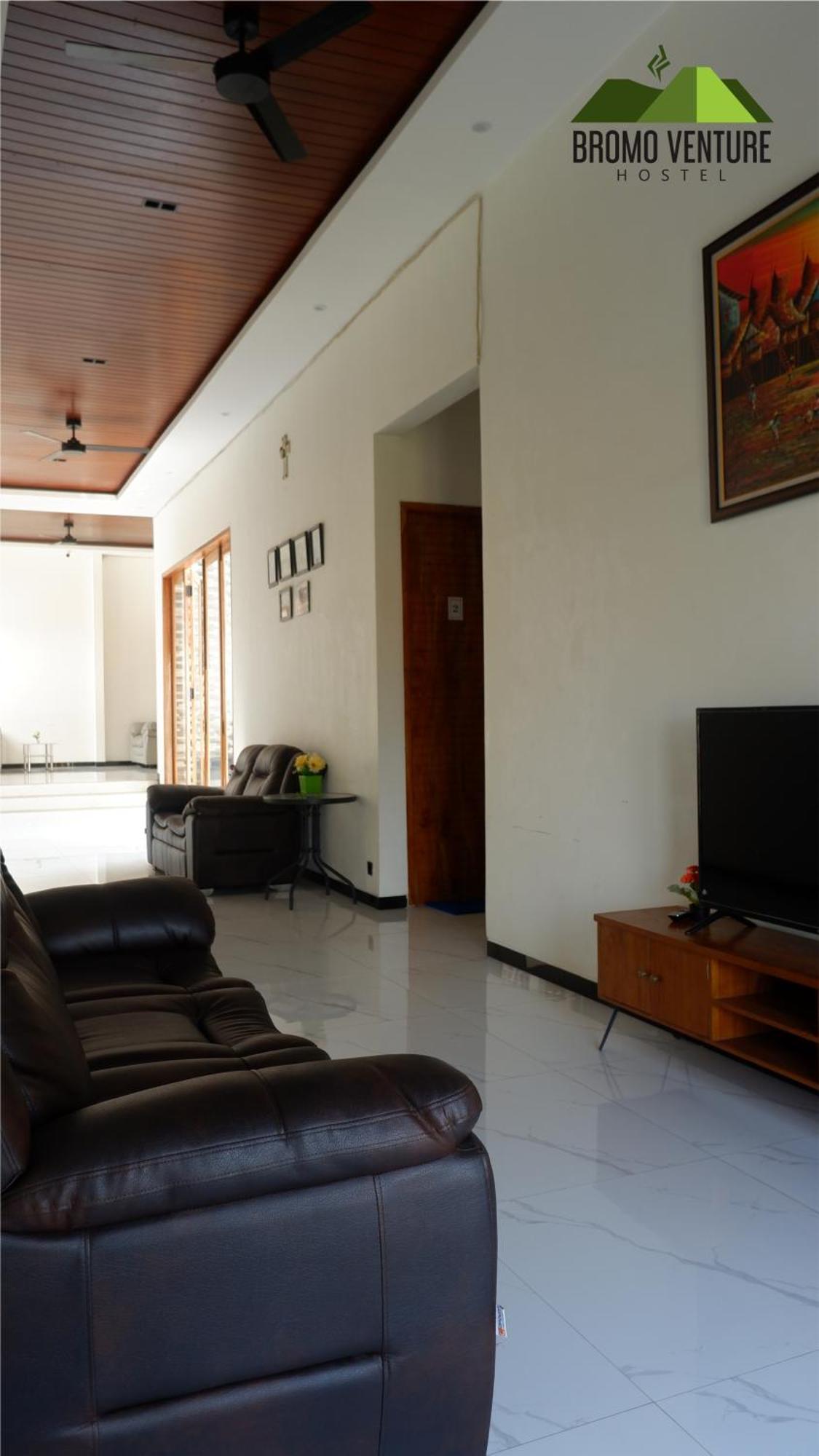 Bromo Venture Hostel Probolinggo Buitenkant foto