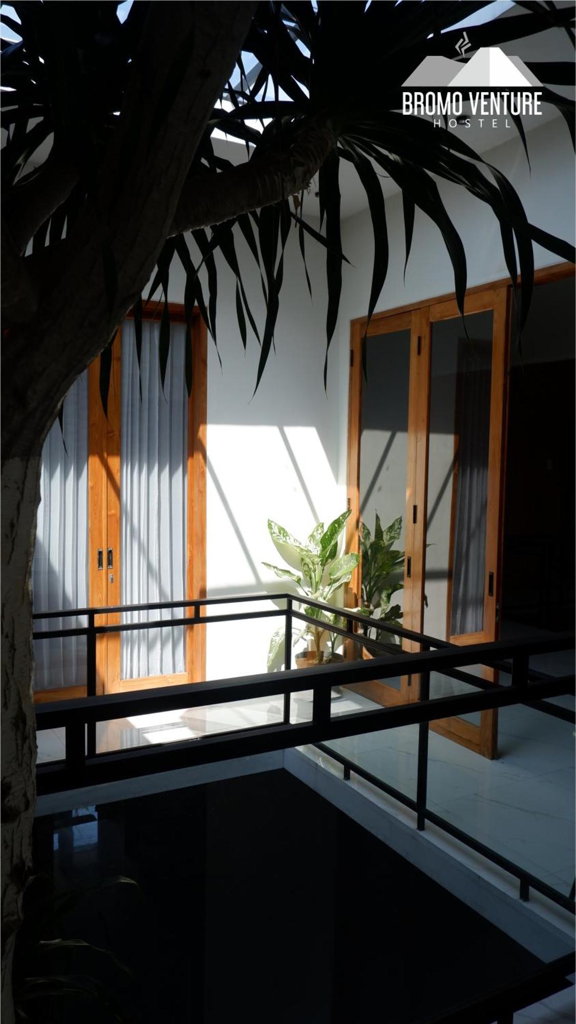 Bromo Venture Hostel Probolinggo Buitenkant foto
