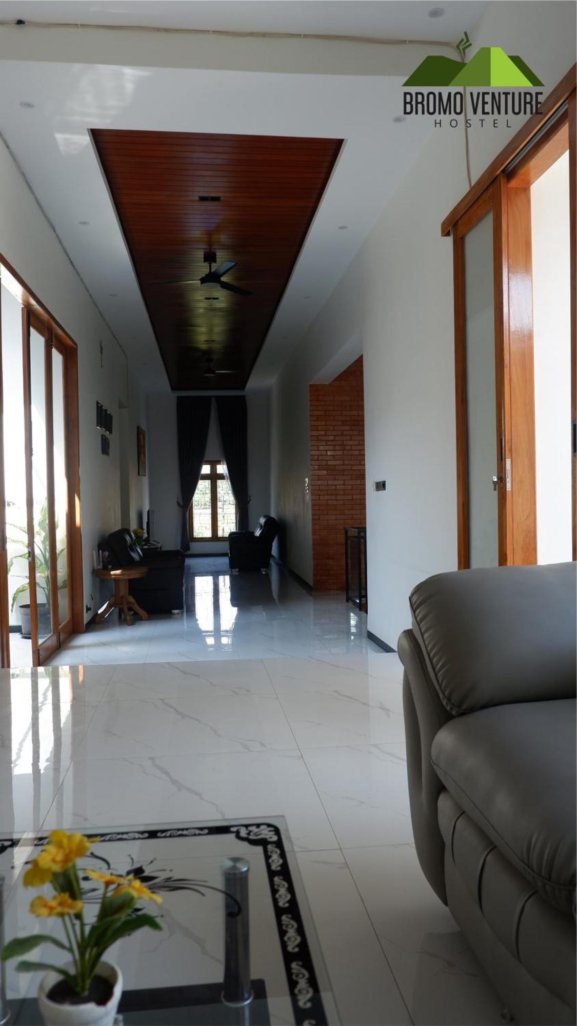 Bromo Venture Hostel Probolinggo Buitenkant foto