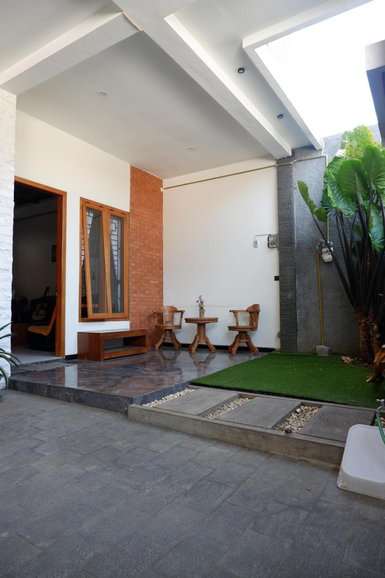 Bromo Venture Hostel Probolinggo Buitenkant foto